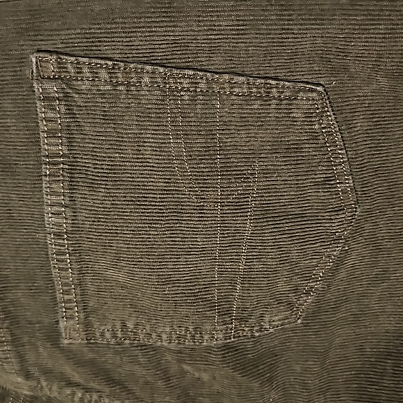 American Eagle Corduroy Mom Skort. - Picture 5 of 8